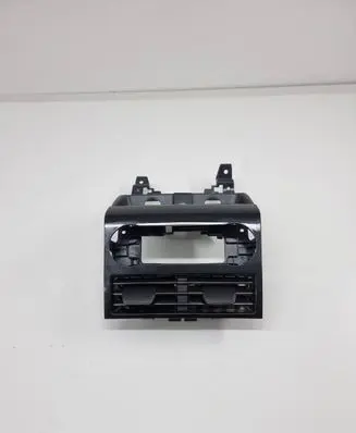 Land Rover Range Rover Sport L461 Rear air vent grill M8E204569B