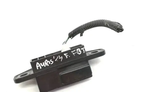 Toyota Auris E180 Tailgate/boot open switch button 15D184