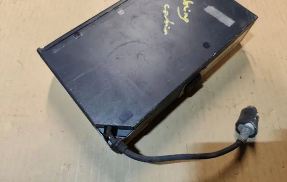 Chrysler Sebring (FJ - JX) CD/DVD changer MC9CY44A