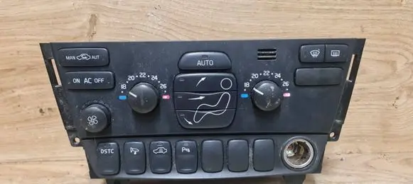 Volvo V70 Climate control unit 30746022