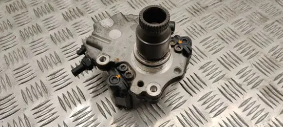 Mercedes-Benz SLK R172 Fuel injection high pressure pump A6510702601