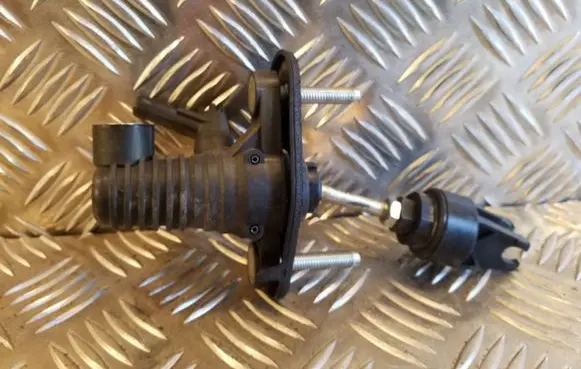 Toyota RAV 4 (XA30) Clutch master cylinder