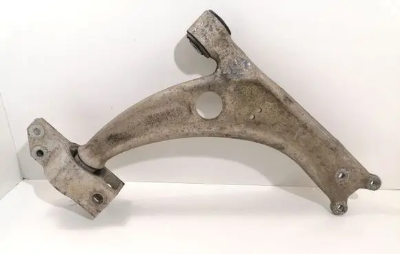 Volkswagen PASSAT B6 Front lower control arm/wishbone 3C0407153B
