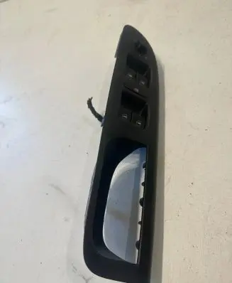 Volkswagen PASSAT B6 Electric window control switch 1K4959857A