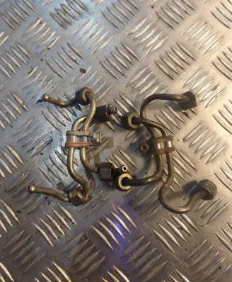 BMW 3 E90 E91 Fuel injector supply line/pipe 