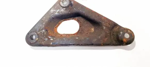 Opel Zafira A Engine mounting bracket