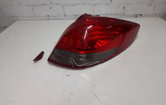 Hyundai Veloster Rear/tail lights