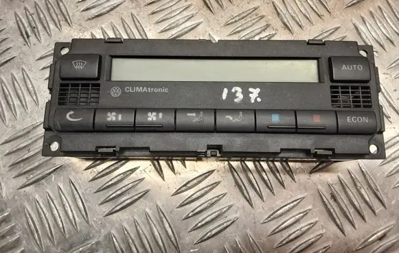 Volkswagen PASSAT B5.5 Climate control unit 5HB008139