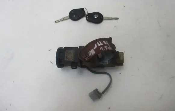 Nissan Juke I F15 Ignition lock