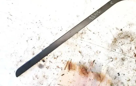 Ford Mondeo MK II Front door glass trim molding 93bbf03195a