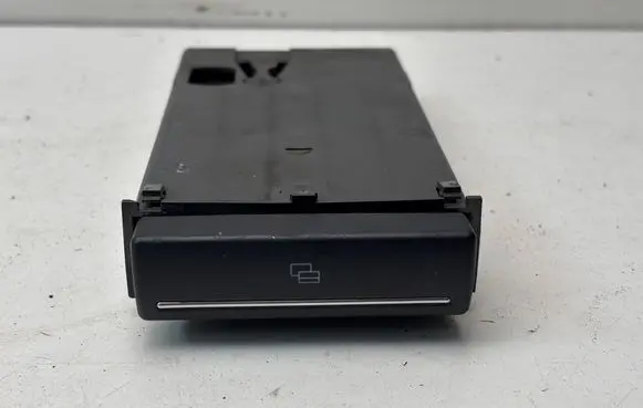 Audi A3 S3 8P Dashboard storage box/compartment 8P0941561D 8P0941561