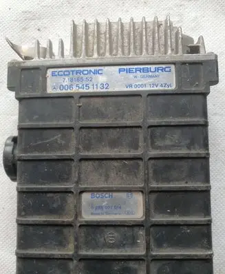 Mercedes-Benz E W124 Engine control unit/module 0065451132 0285007014 7L816552