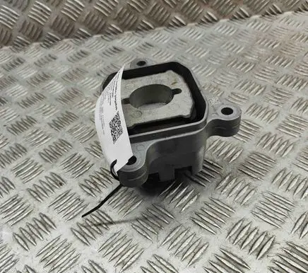BMW X2 U10 Engine mount bracket 8871445