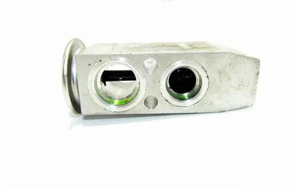 Nissan X-Trail T30 Air conditioning (A/C) expansion valve 