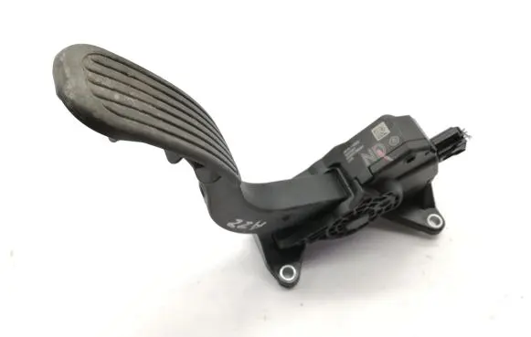 Toyota C-HR I Accelerator throttle pedal 78110F4022