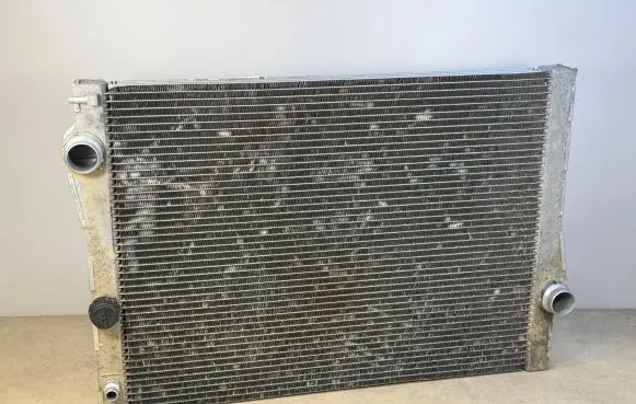 BMW X5 E70 Coolant radiator 17117533472