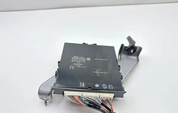 Toyota Yaris Keyless (KESSY) go control unit/module 8999000D160