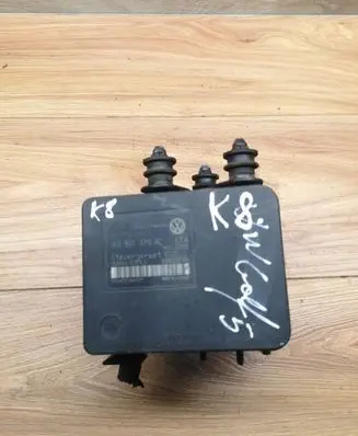 Volkswagen Golf Plus ABS Pump 1K0907379AC 00005305H0 10096003593