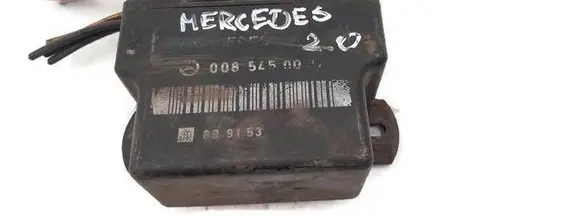 Mercedes-Benz C W202 Glow plug pre-heat relay 899153 0085450032