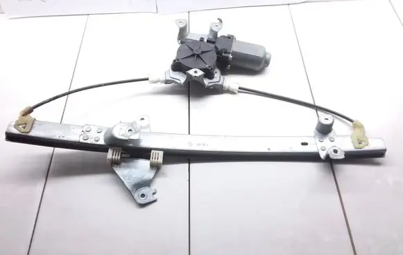 Nissan Primera Rear window lifting mechanism without motor 116168