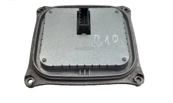 Alfa Romeo Stelvio Xenon control unit/module 147000026900