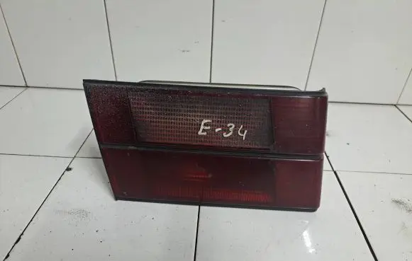BMW 5 E34 Tailgate rear/tail lights 8351561