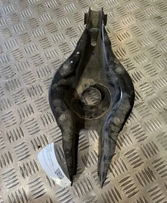 BMW 4 F36 Gran coupe Rear upper control arm/wishbone 6867540