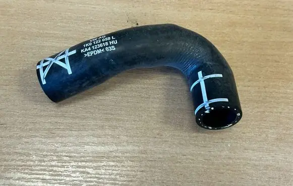 Volkswagen Caddy Engine coolant pipe/hose 1K0122058L