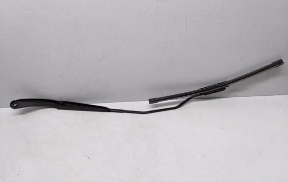 Renault Megane II Windshield/front glass wiper blade 8200417219