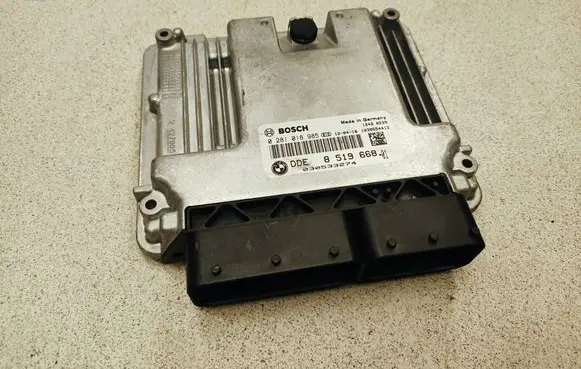 BMW 3 E92 E93 Engine control unit/module 0281018985 8519668 030533274