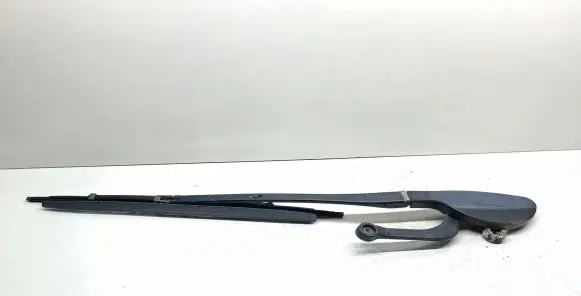 BMW 5 E39 Front wiper blade arm 8209880 8361744