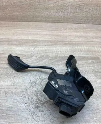 Toyota Yaris Accelerator throttle pedal 781100D040 RHD
