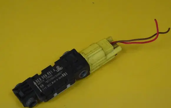 Audi A4 S4 B6 8E 8H Airbag deployment crash/impact sensor 8E0959651A