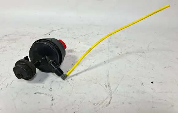 Mercedes-Benz SLK R170 Central locking vacuum pump 400181A
