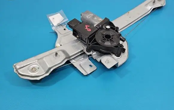 Peugeot 2008 I Front door window regulator with motor 0130824161 IMPRK1552945