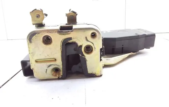 Mitsubishi Carisma Front door lock