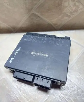 Mercedes-Benz S W220 Seat control module 2208206926