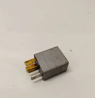 Toyota Avensis T250 Other relay 9008087019