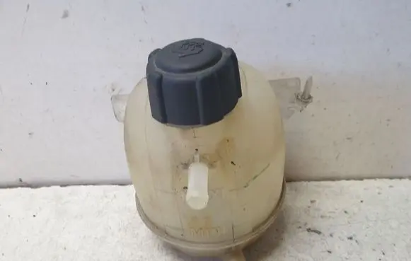 Dacia Logan I Coolant expansion tank/reservoir 8200686355
