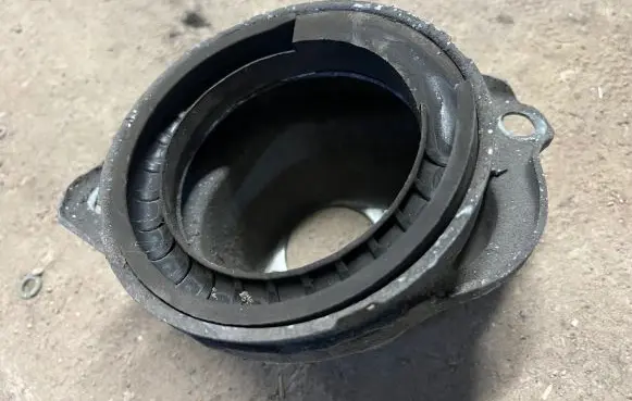 Volvo S60 Coil spring/strut mount 