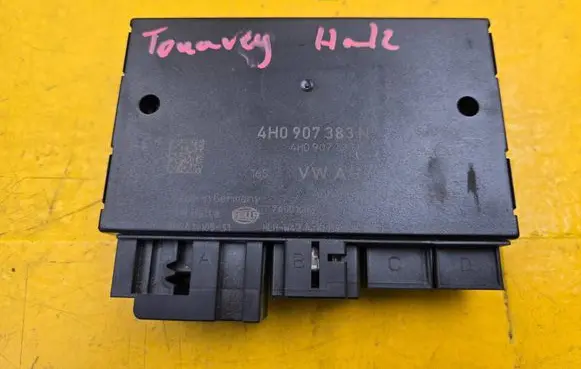 Volkswagen Touareg II Tow bar trailer control unit/module 4H0907383N 4H0907383