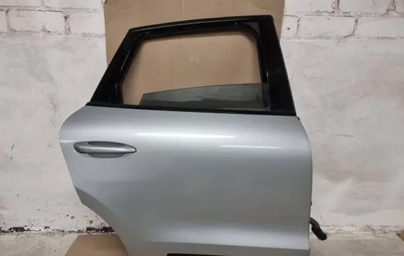 Porsche Macan (95B) Rear door 
