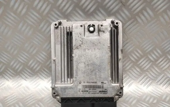 Opel Insignia A Engine control unit/module 55570932
