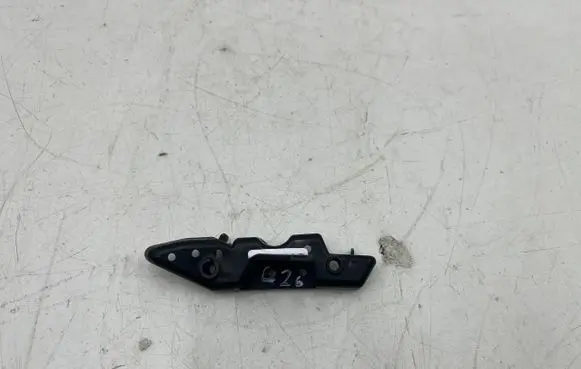 BMW 4 G22 G23 G24 G26 Front bumper mounting bracket 51118738611