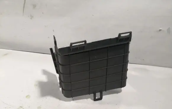 Volkswagen PASSAT B7 Battery tray heat shield 3C0915336A