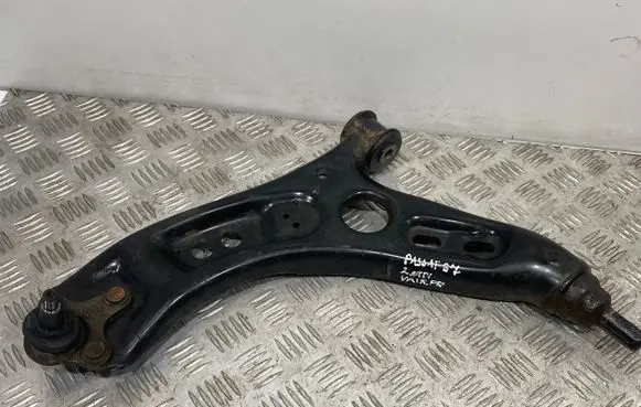 Volkswagen PASSAT B7 Front lower control arm/wishbone