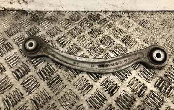 Mercedes-Benz C W204 Front lower control arm/wishbone
