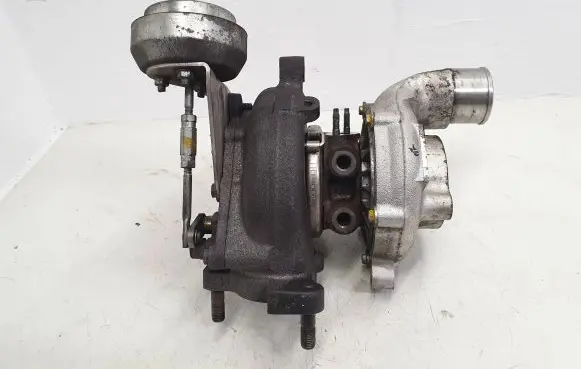 Lexus IS 220D-250-350 Turbo 1720126011 100601140N VB15