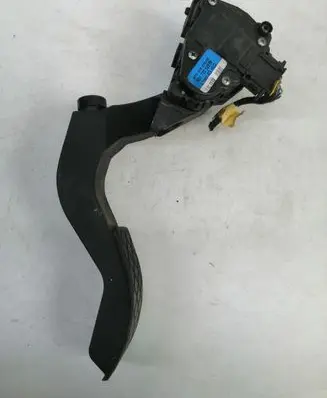 Audi A6 S6 C5 4B Accelerator throttle pedal 8D1723523M