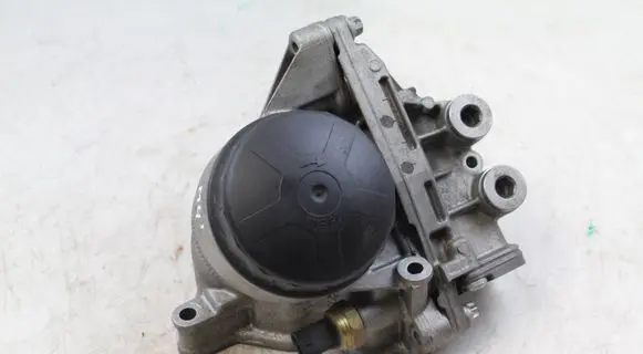 BMW M4 F82 F83 Oil filter mounting bracket 7637052 7850293